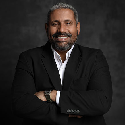 Néstor-Saldivar-img EB-1A and EB-2 lawyer